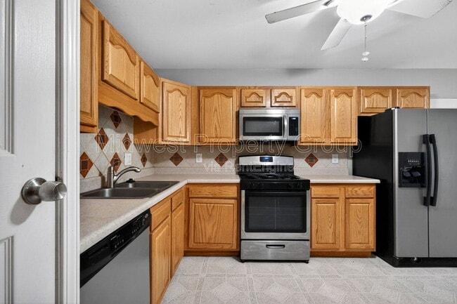 Photo - 1165 Lees Ln