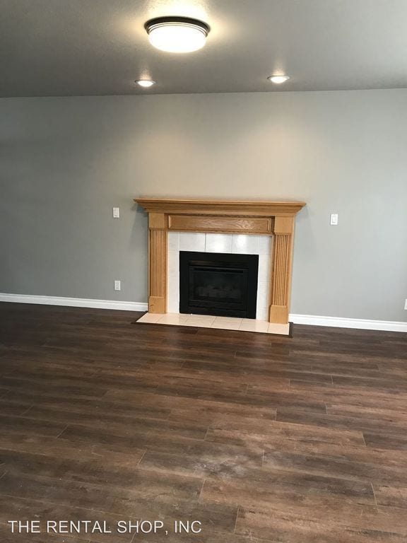 Photo - SE Bend 3 Bedroom, 2.5 Bath House, A/C, Gas Heat & Fireplace, Dbl Garage, Fenced Yard