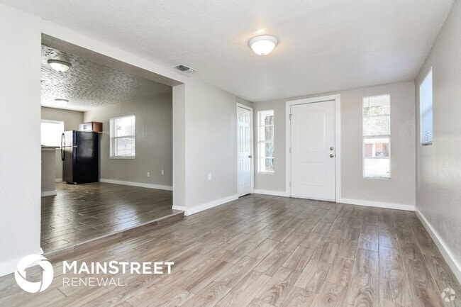 Building Photo - 5204 S 80th St Rental