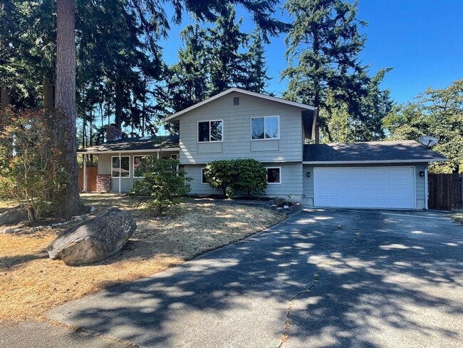 Building Photo - Spacious 3 Bedroom Home in Cul-de-sac! Pet Friendly!