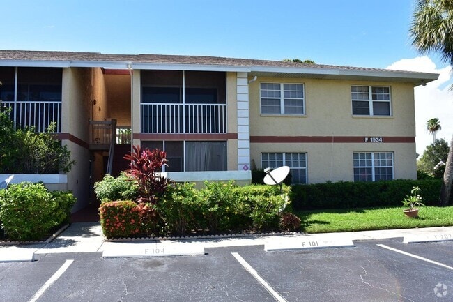 Building Photo - 1534 SE Royal Green Cir Unit 201 Rental