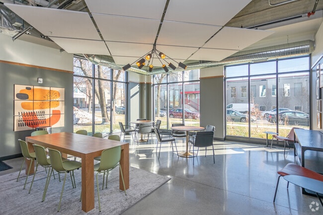 Salón para residentes - Moerty Apartments