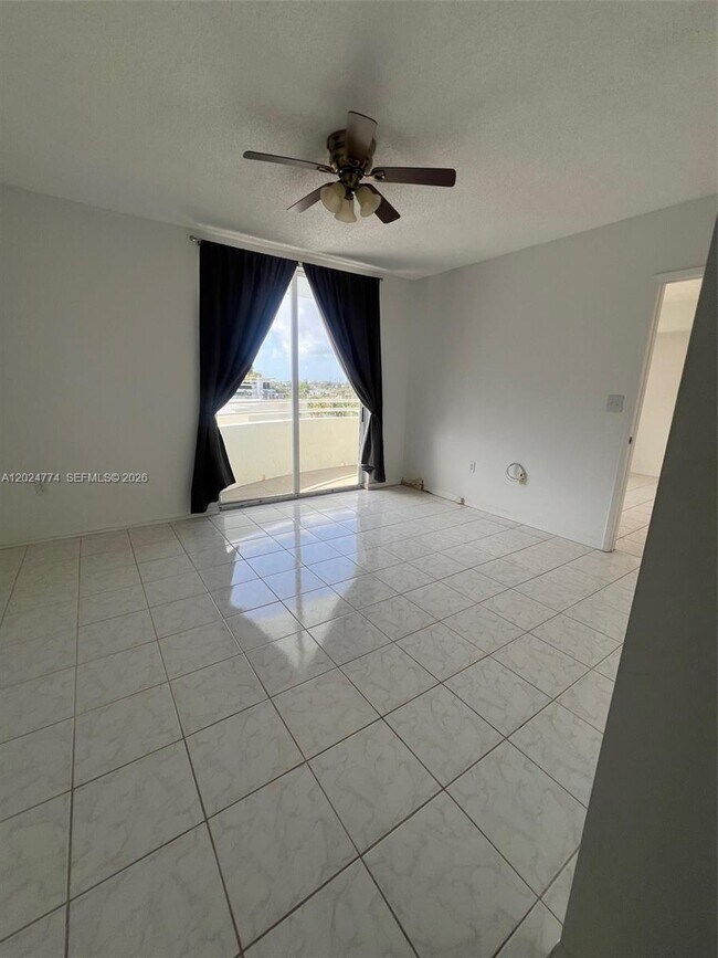 Photo - 9156 Collins Ave Unidad 502