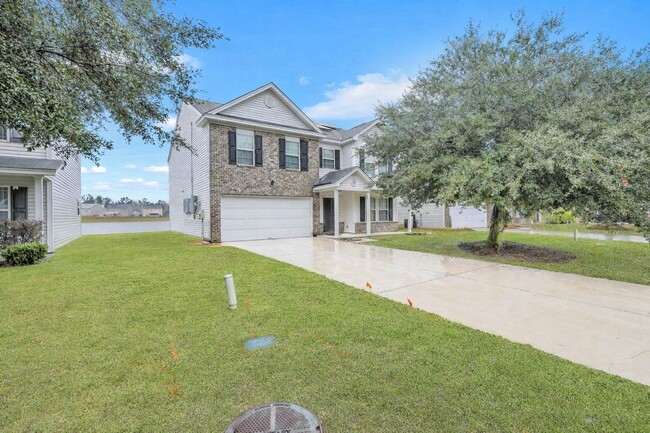 Photo - Beautiful Waterfront Property in Lake Shore