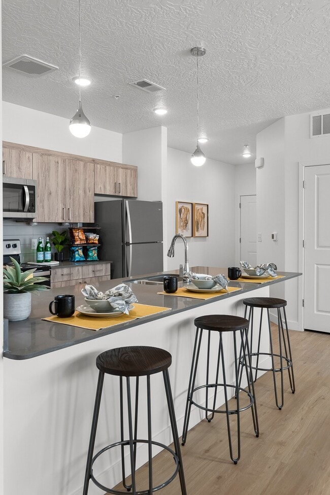 Photo - The Henley Apartments