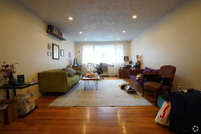 Building Photo - 20 Radcliffe Rd Rental