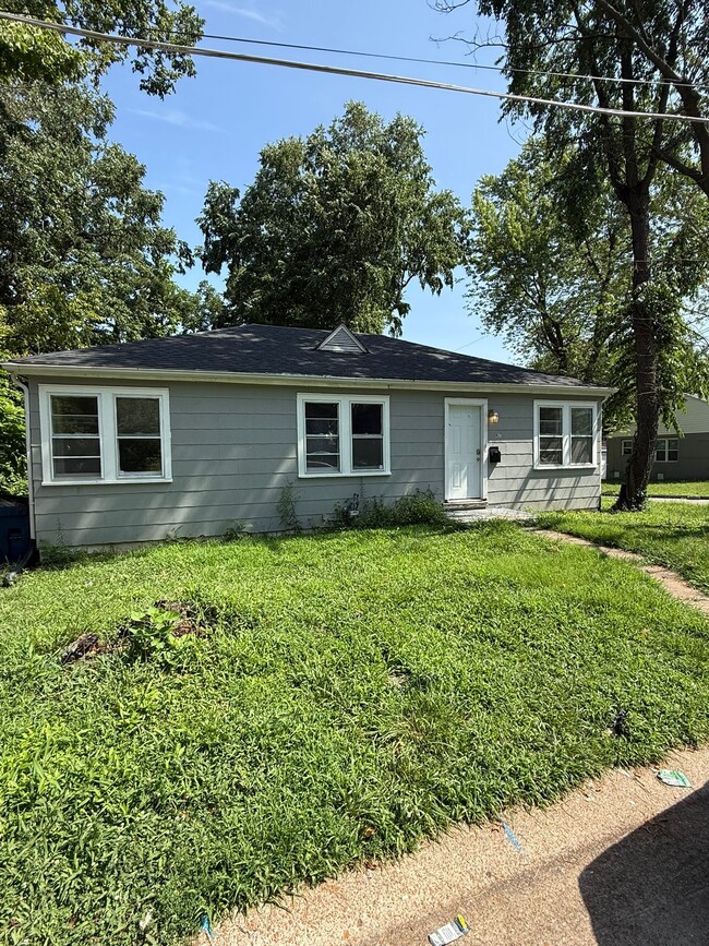 Building Photo - 837 Walters Dr Rental