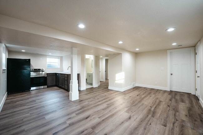 Building Photo - 259 E Herbert Ave Unit APT B