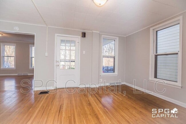 Photo - 427 Hood St