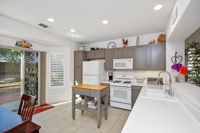 Photo - 78637 Rockwell Cir