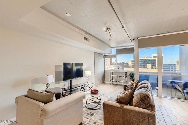 Building Photo - 353 E Bonneville Ave Unit 805