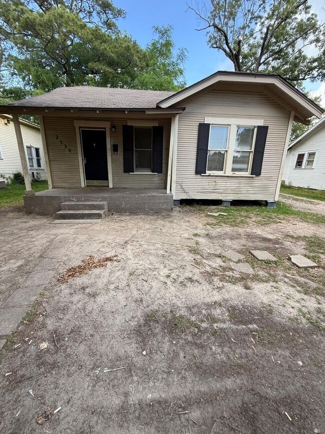 Building Photo - 2530 Pierce St