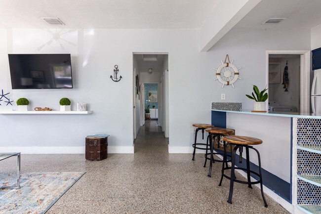 Photo - 927 N 17th Ave Unit ID1258729P