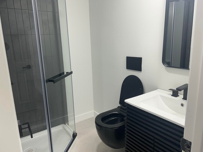 Photo - 437 Bramhall Ave Unit 1B