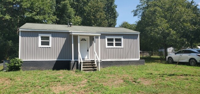 Building Photo - 14 Highland Ave SW