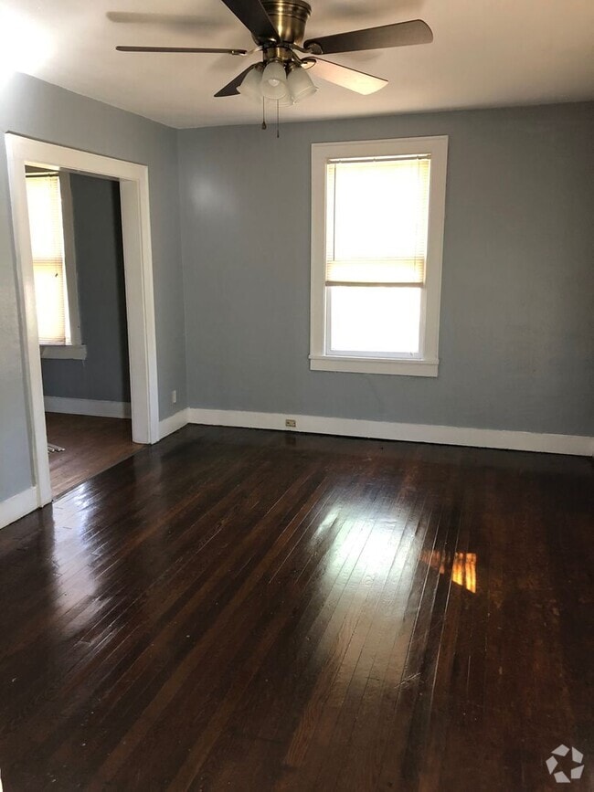 Building Photo - 3 Bed 1 Bath Rental