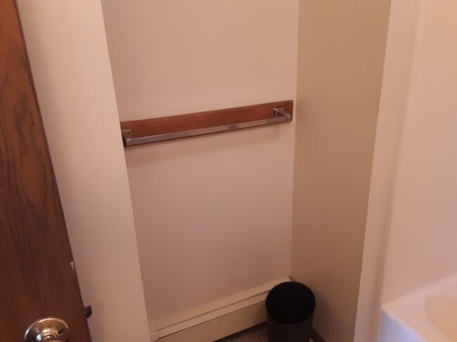 Photo - Lakeview Apartments