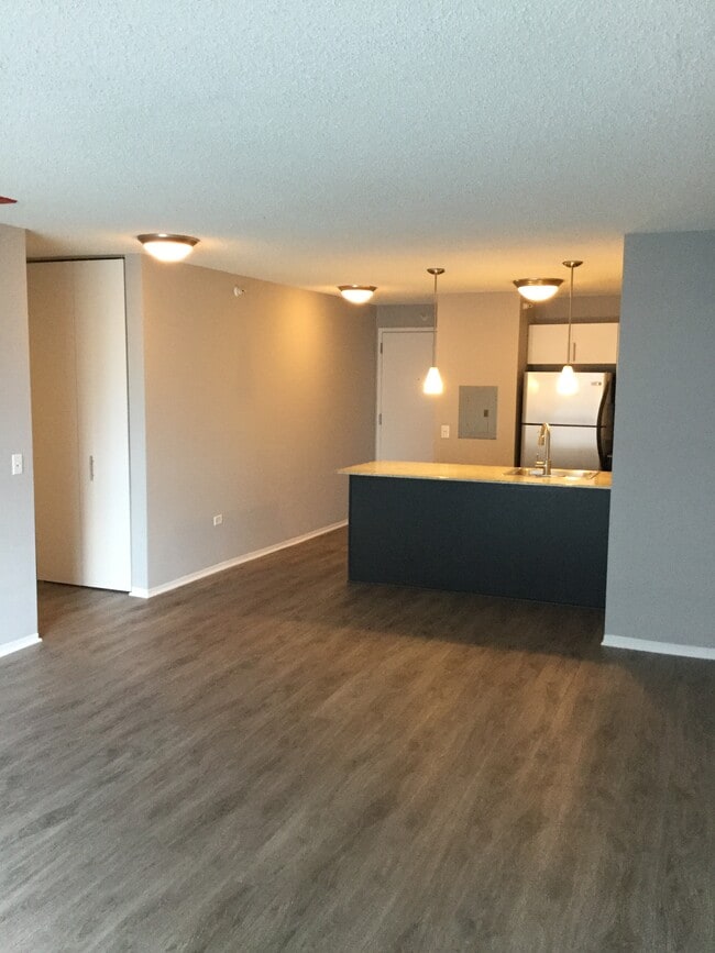Photo - 330 N Canal St Unit 33E