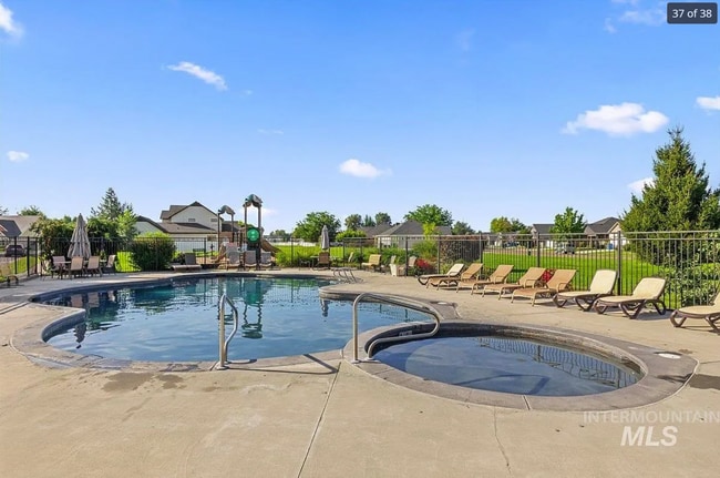 Photo - 337 Orchid Ave