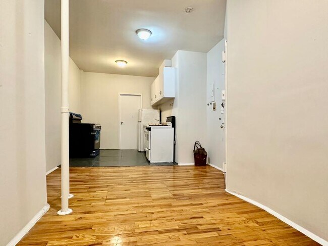 Photo - 2 bedroom in NEW YORK NY 10019 Unit 1D