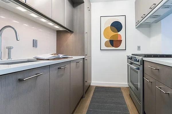 Photo - 225 Rector Pl Unit 3S