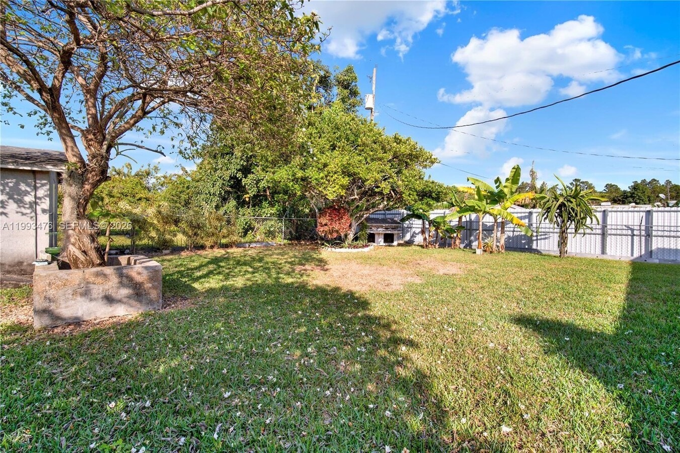 Photo - 860 SW 3rd St Unit 1