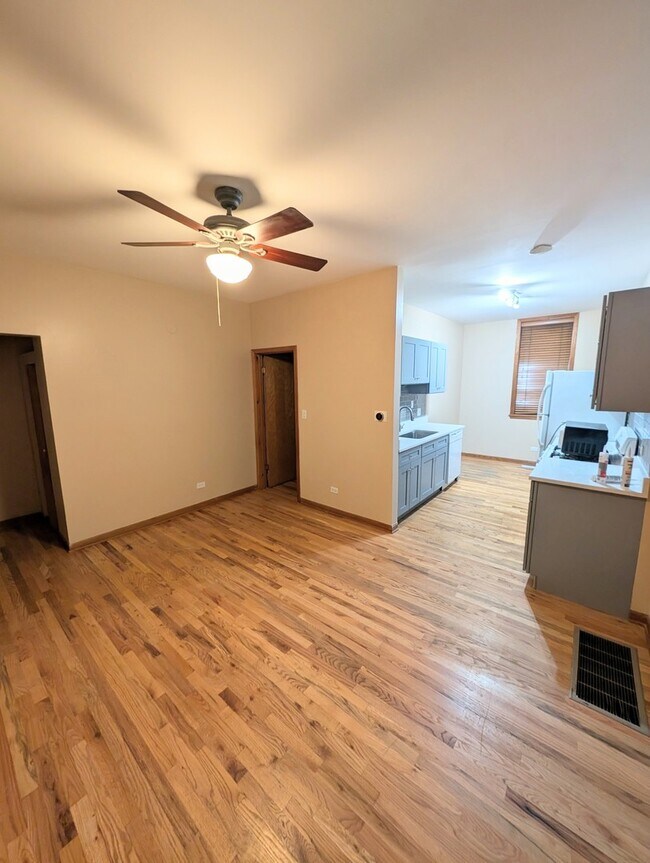 Photo - 1852 W Thomas St Unit CH1