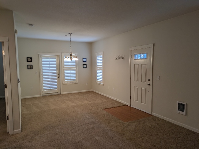 Building Photo - 10829 NE Red Wing Way Rental