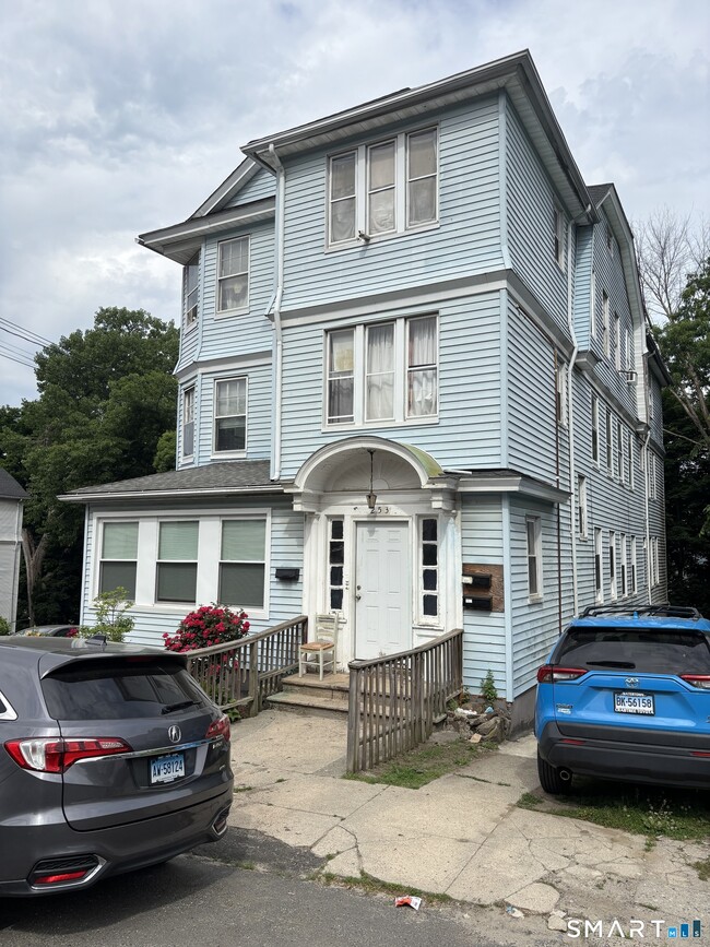 Building Photo - 249 Lincoln St