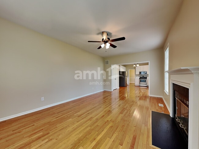 Photo - 3915 Red Hill Ct