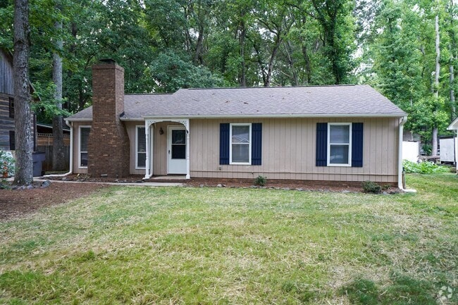 Building Photo - E. Charlotte - 3br 2ba Ranch w/Sunroom Rental