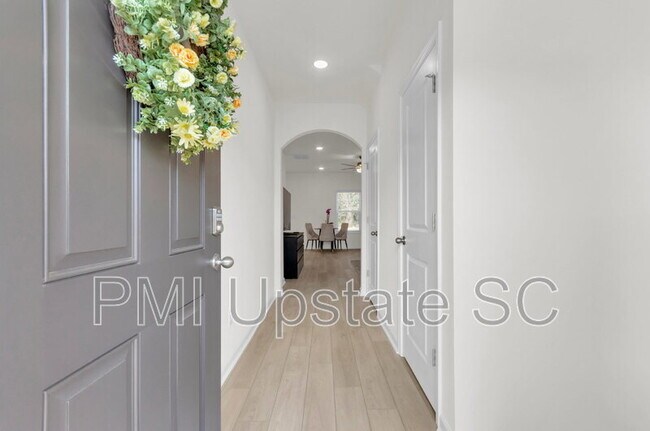 Photo - 1110 Silverbend Trl