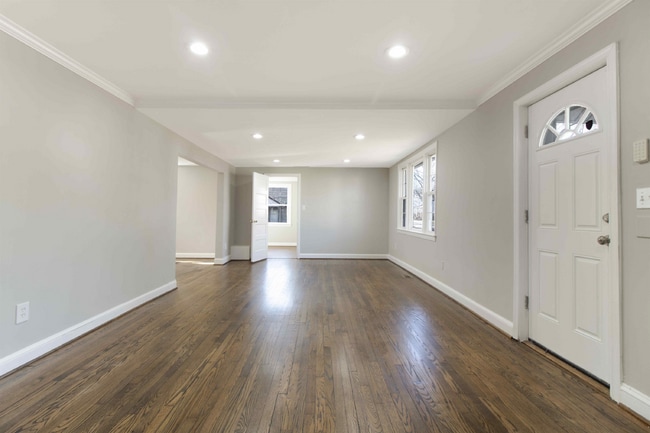 Photo - Central Spacious Rockville Metro 5 BR Single Family Home Pets Welcome