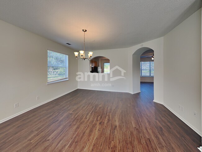 Photo - 901 Autumn Green Ct