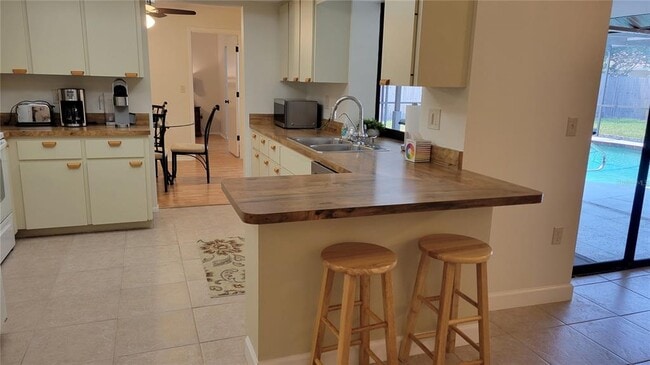 Photo - 1526 Georgetowne Ln