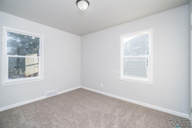 Bedroom 3 - 2700 S Summit Ave