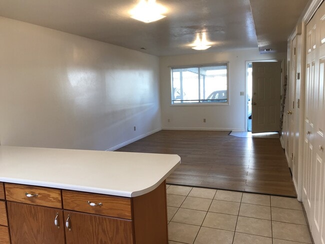 Photo - 255 W 1100 N