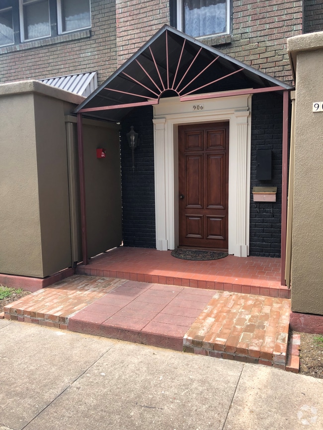 Building Photo - 906 Oakley St Unit farrar Rental