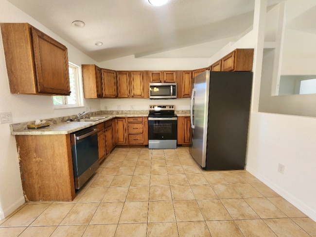 Photo - 2202 Cowhand Pl