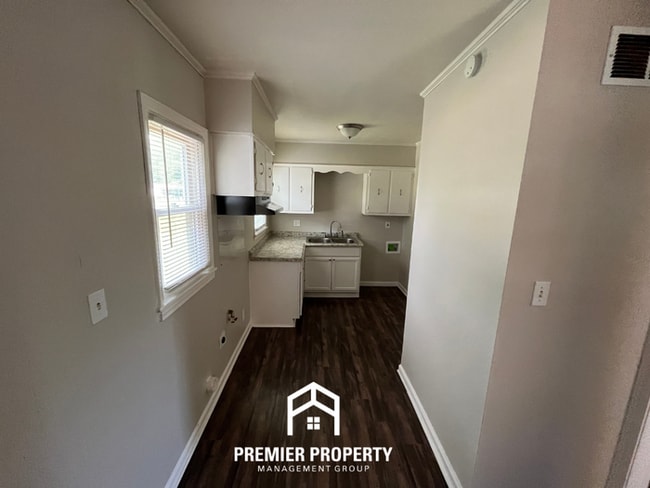 Photo - Charming 3BR/1BA Memphis Rental with Hardwood Floors & Open Kitchen!