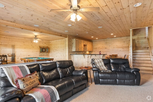 Building Photo - 121 Pontoosuc Dr Rental