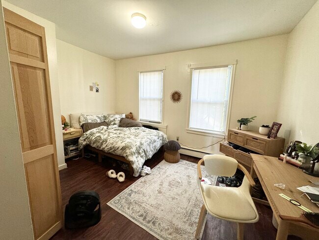 Photo - 1576 Tremont St