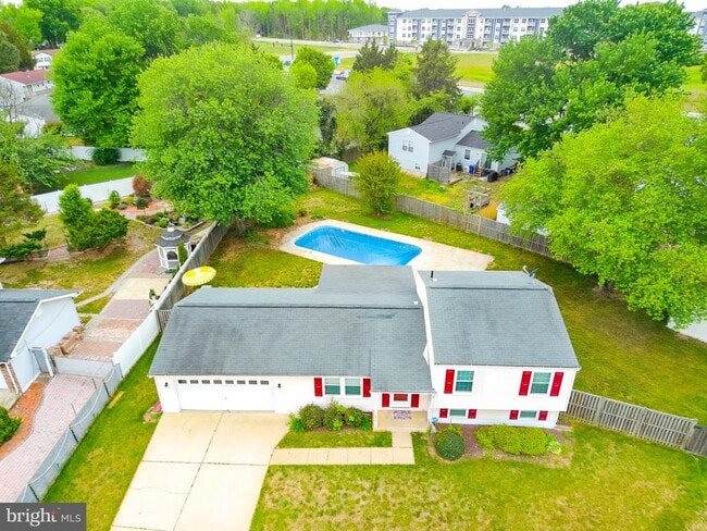 806 Truro Ct