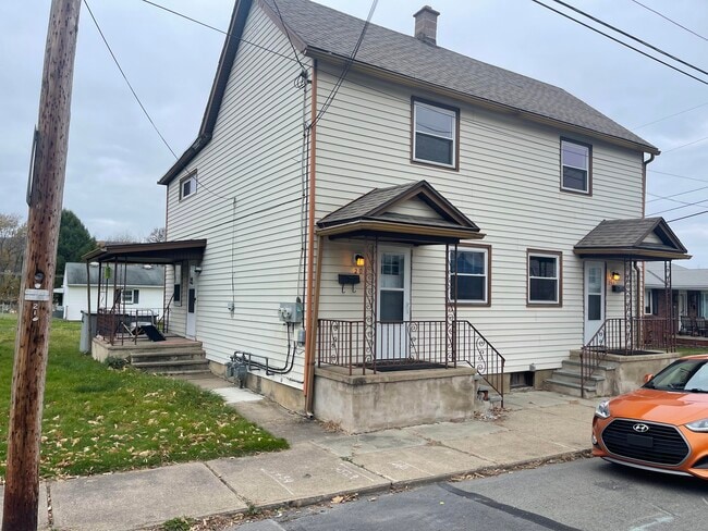 Building Photo - 202 Jefferson St Unit 202