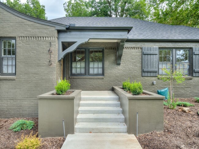 Building Photo - Luxury Living in the Heart of Tulsa Rental