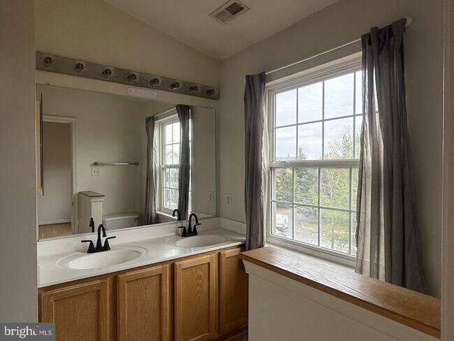 Photo - 504 Sylvan Ct Townhome