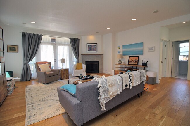 Photo - delfm01 Unit 1