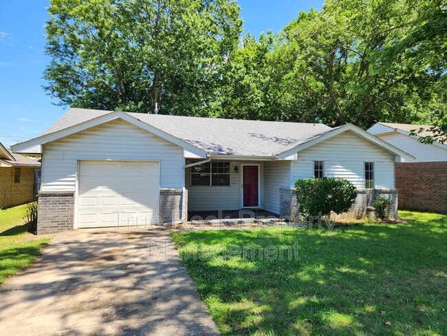 Building Photo - 924 Crestview Ave