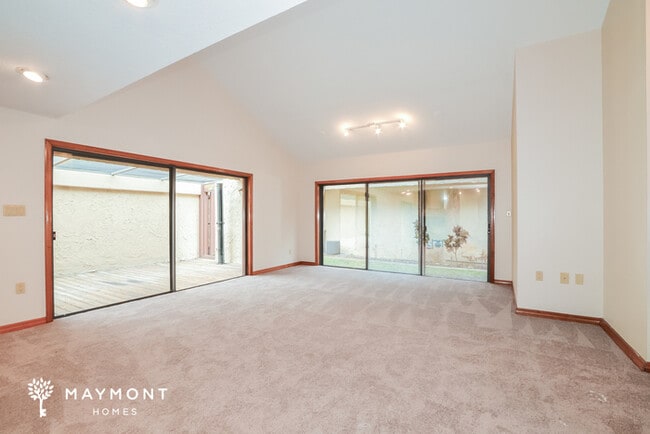 Photo - 25 Casarena Ct