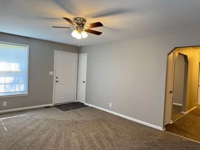 Photo - Great Location! 2 bed 1 bath off 101st!